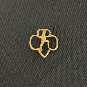 Vintage Girl Scouts Gold Tone Open Trefoil Pin Outline GS Badge Collectible